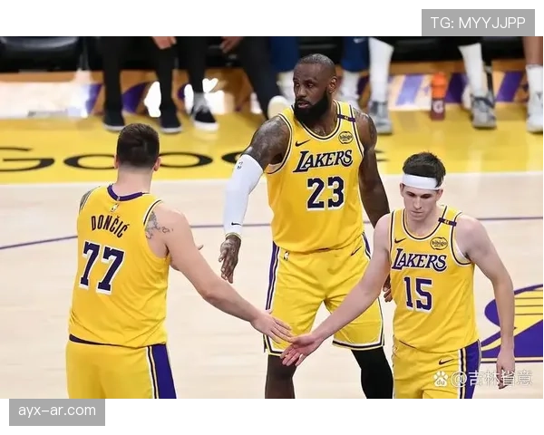 球队近期表现低迷，攻防两端问题凸显，竞争力持续下滑