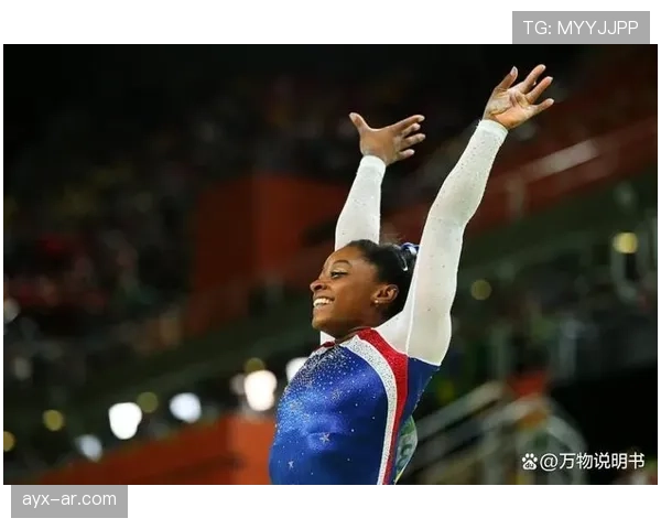 西蒙·拜尔斯脖子上那条项链价码，我默默把钱包藏起来了